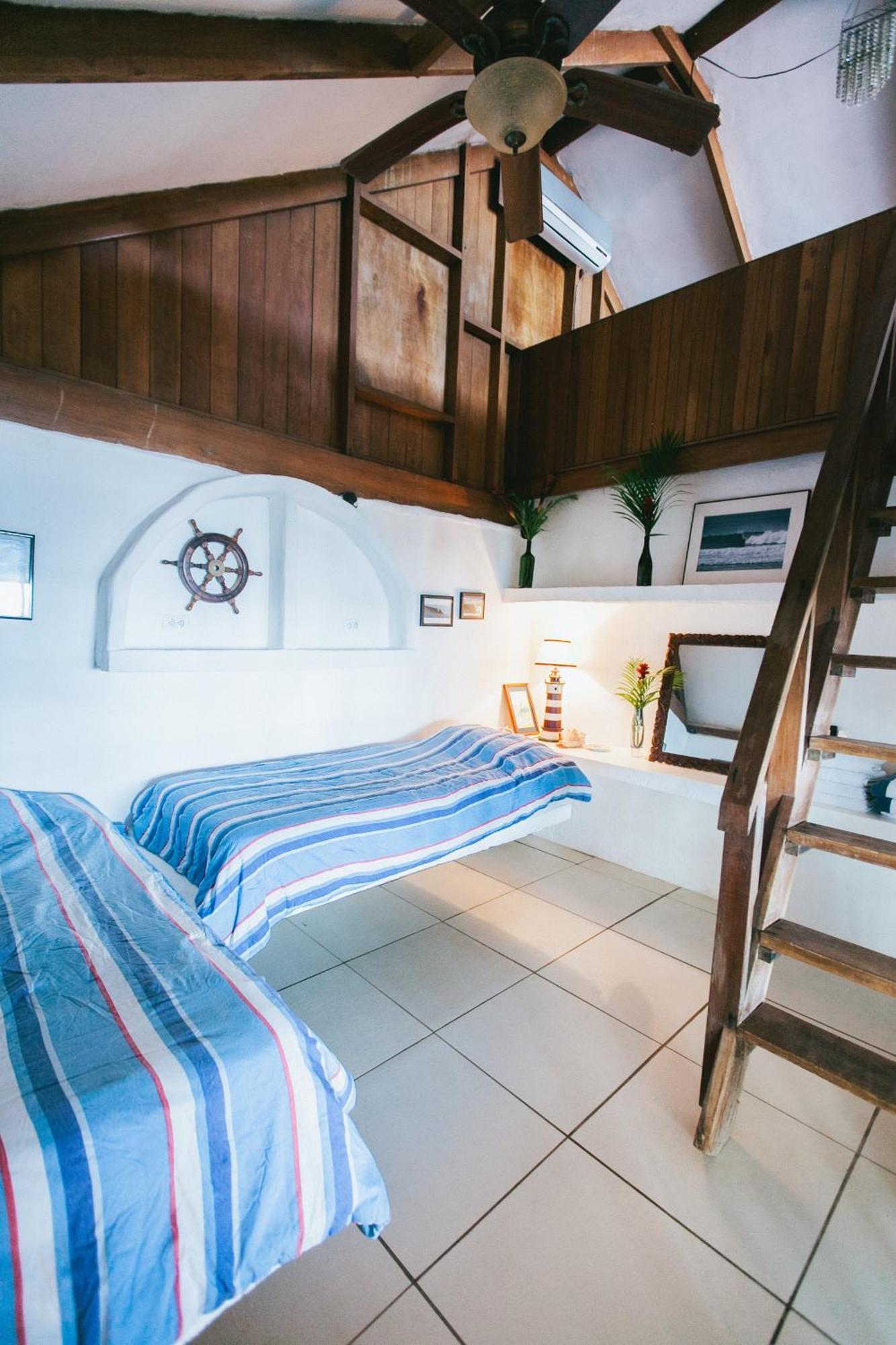 Oceanfront Bungalows - Paradise Rentals Santa Catalina Eksteriør billede